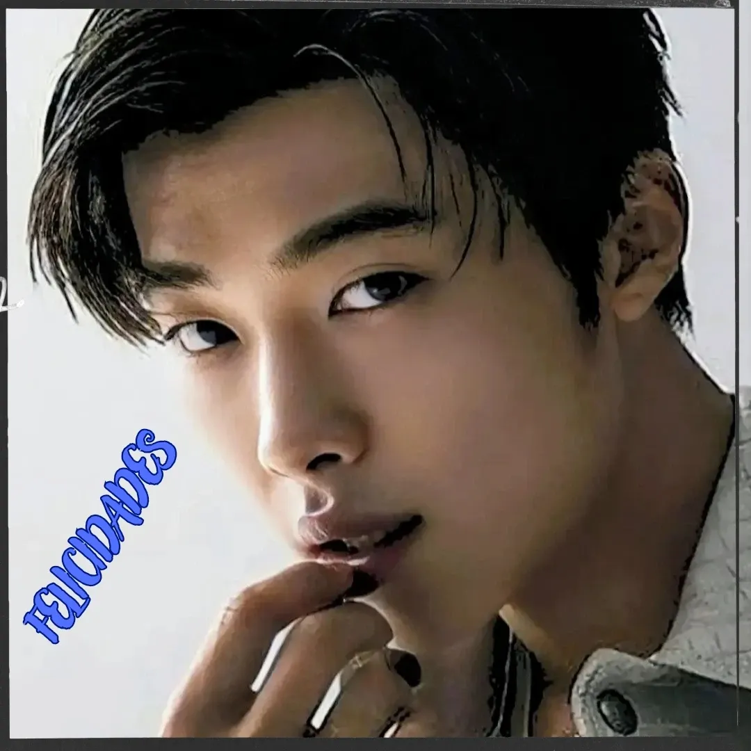 A moment captured by a fan of Woo Dohwan