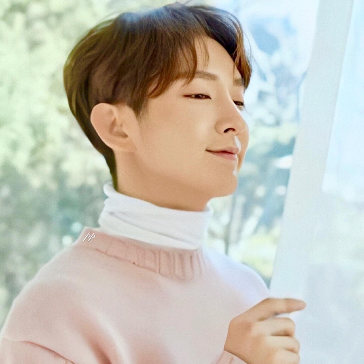 A moment captured by a fan of Lee Joongi
