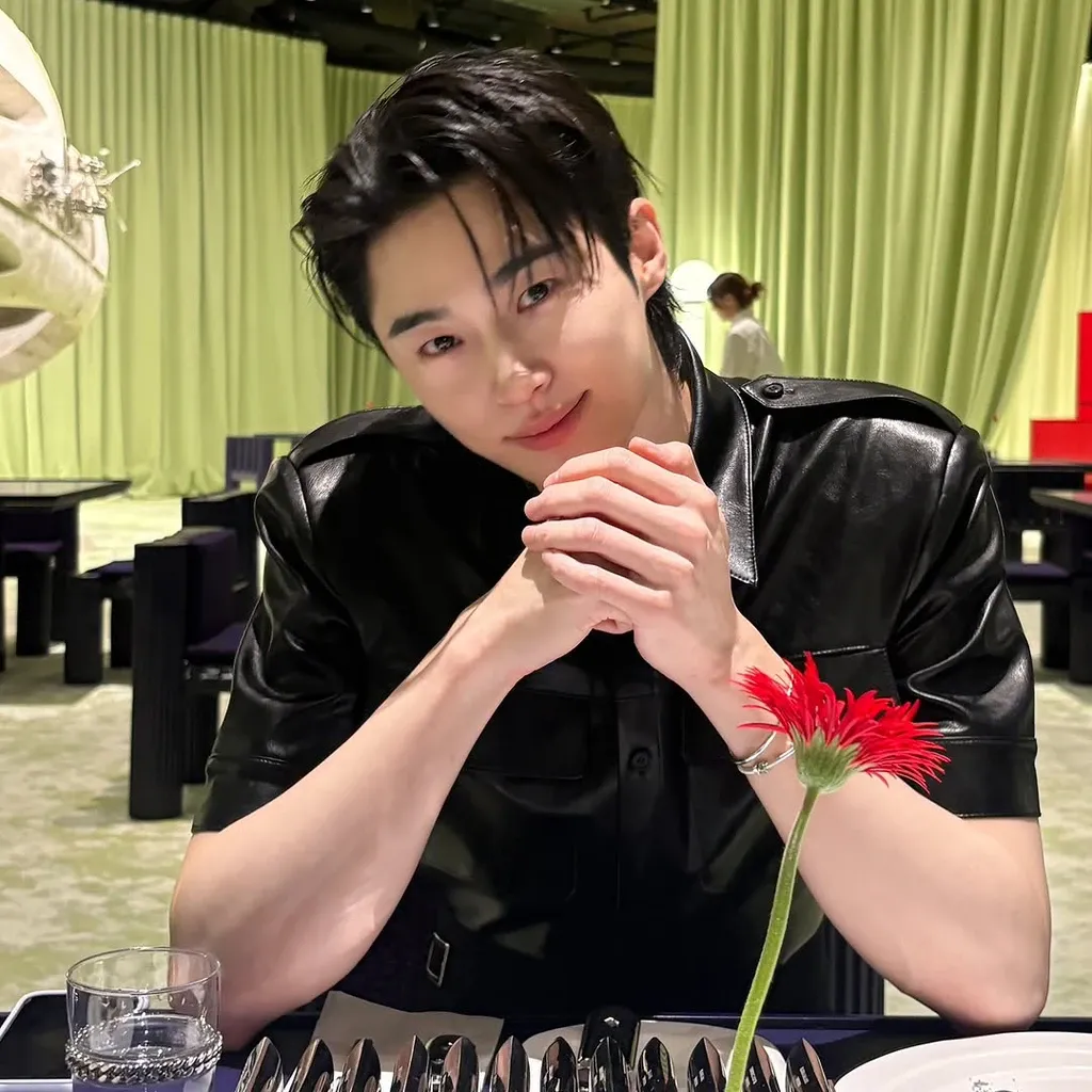 Recent activity shot of Byeon Wooseok