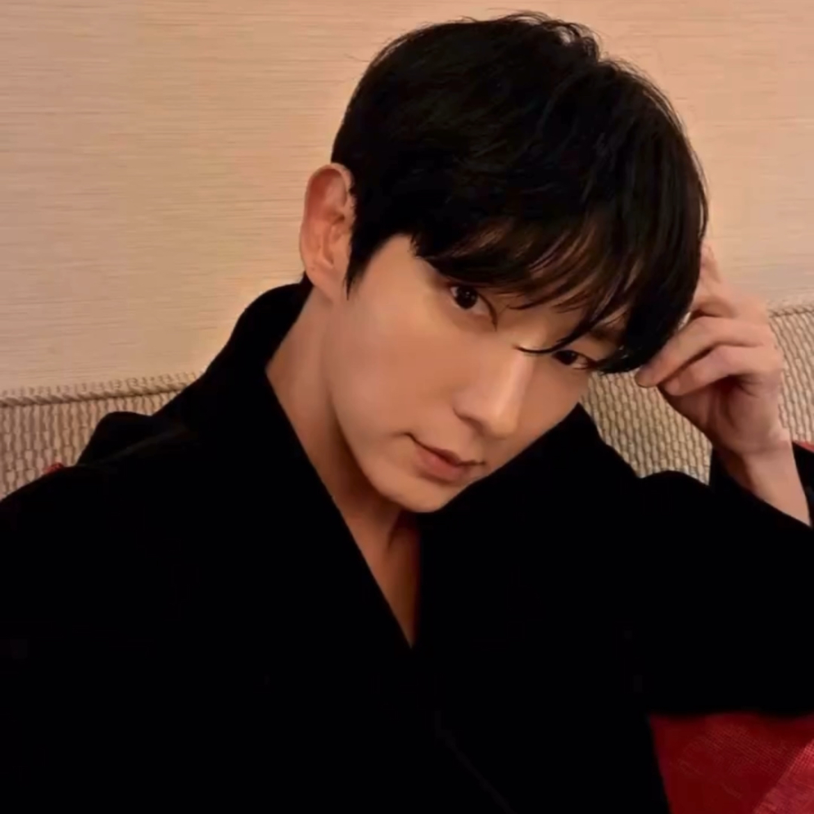 Recent activity shot of Lee Joongi