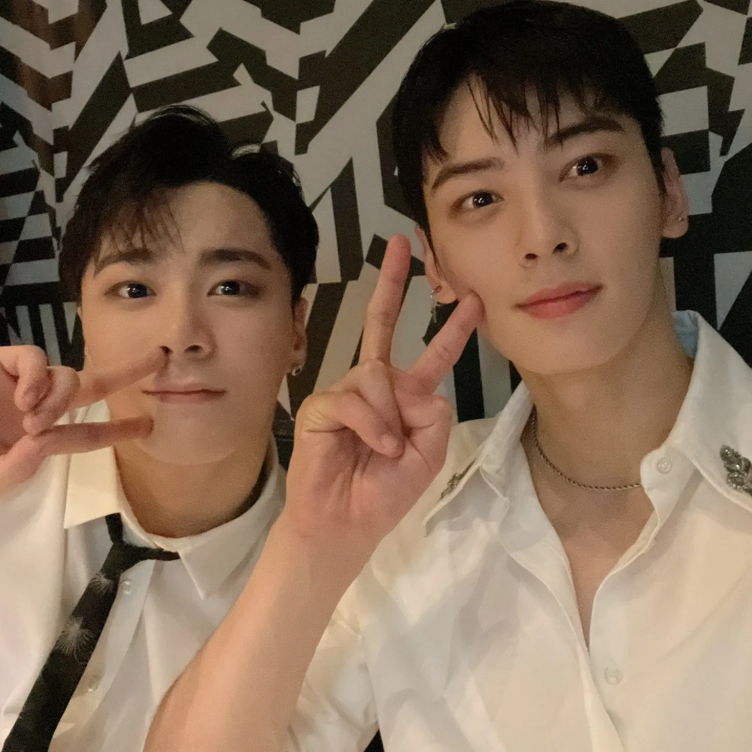 Behind-the-scenes cut of Cha Eunwoo