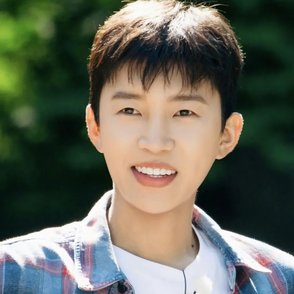 Recent activity shot of Lim Youngwoong
