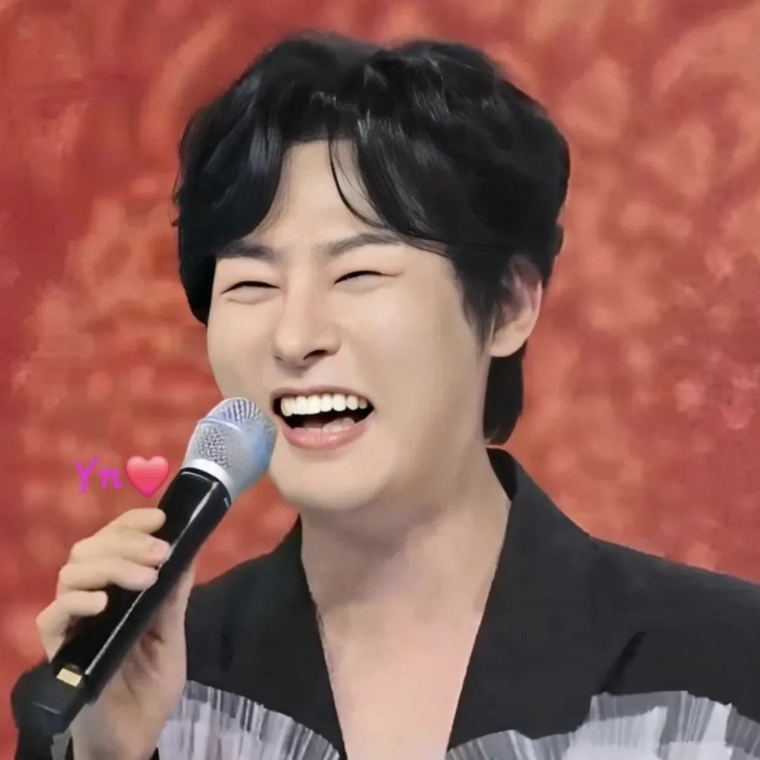 A moment captured by a fan of Kang Moonkyung