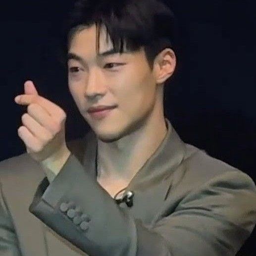 Behind-the-scenes cut of Woo Dohwan