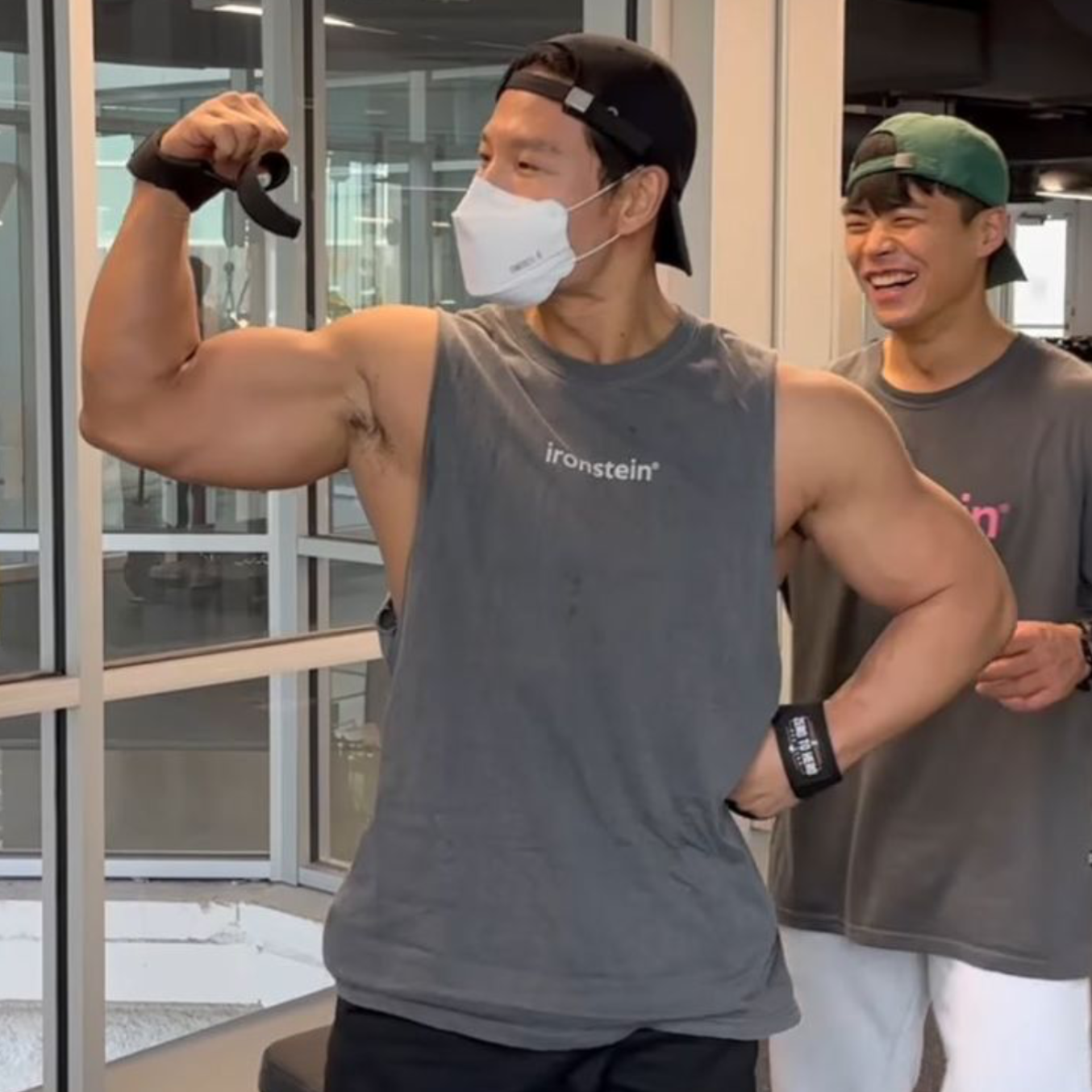 粉絲拍下的金鍾國瞬間