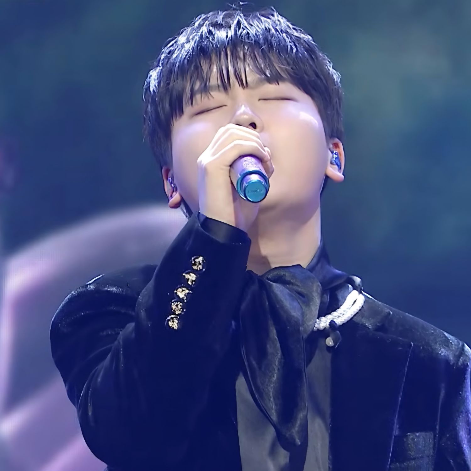 Behind-the-scenes cut of Park Sungon