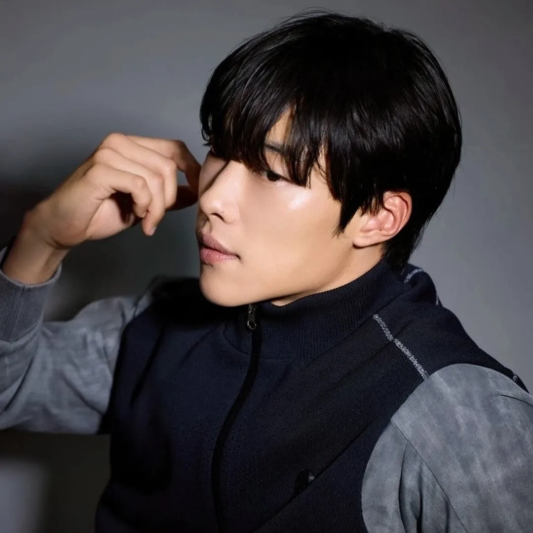 A moment captured by a fan of Woo Dohwan