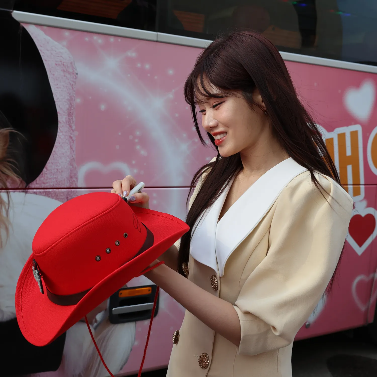 Behind-the-scenes cut of Bae Ahyeon