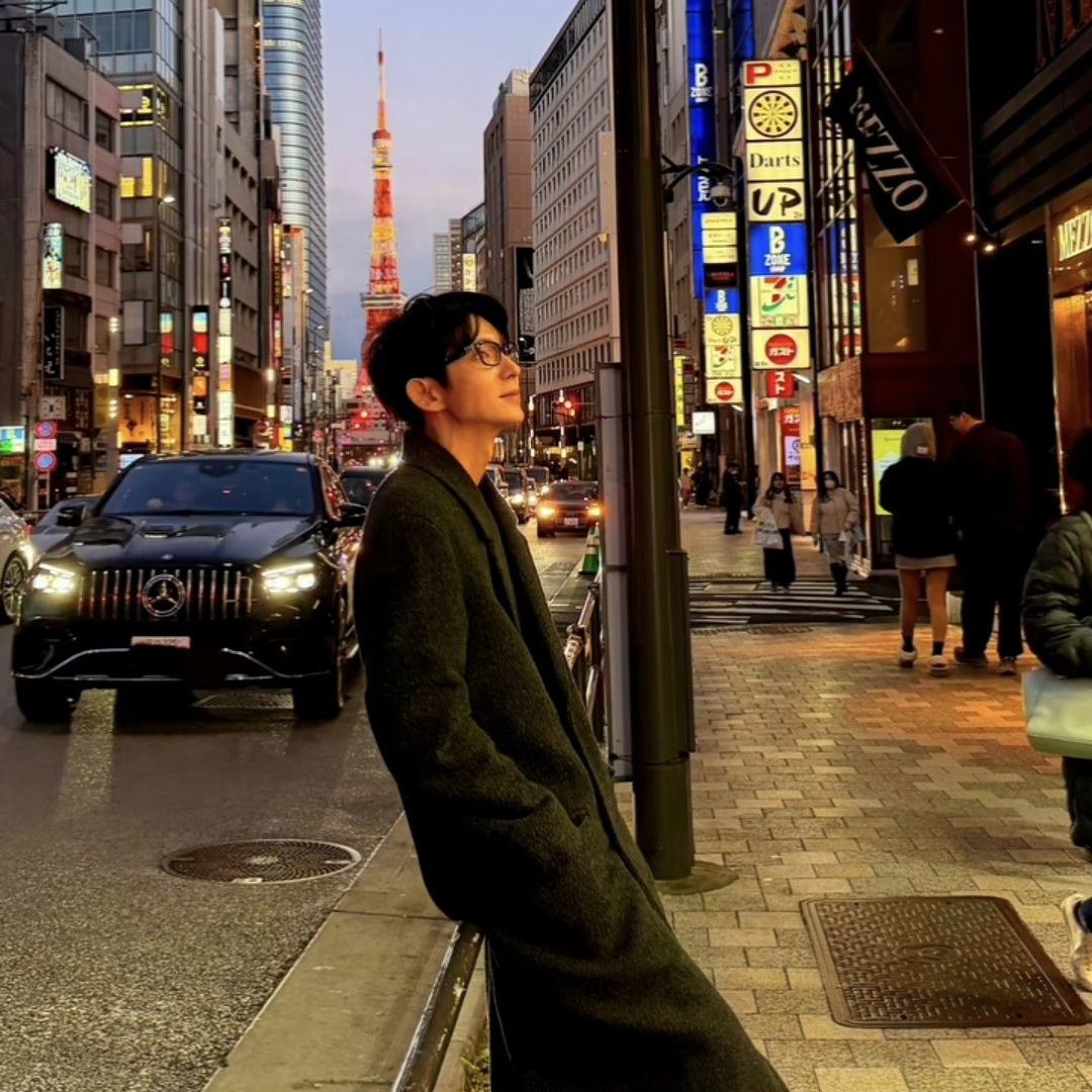 Behind-the-scenes cut of Lee Joongi