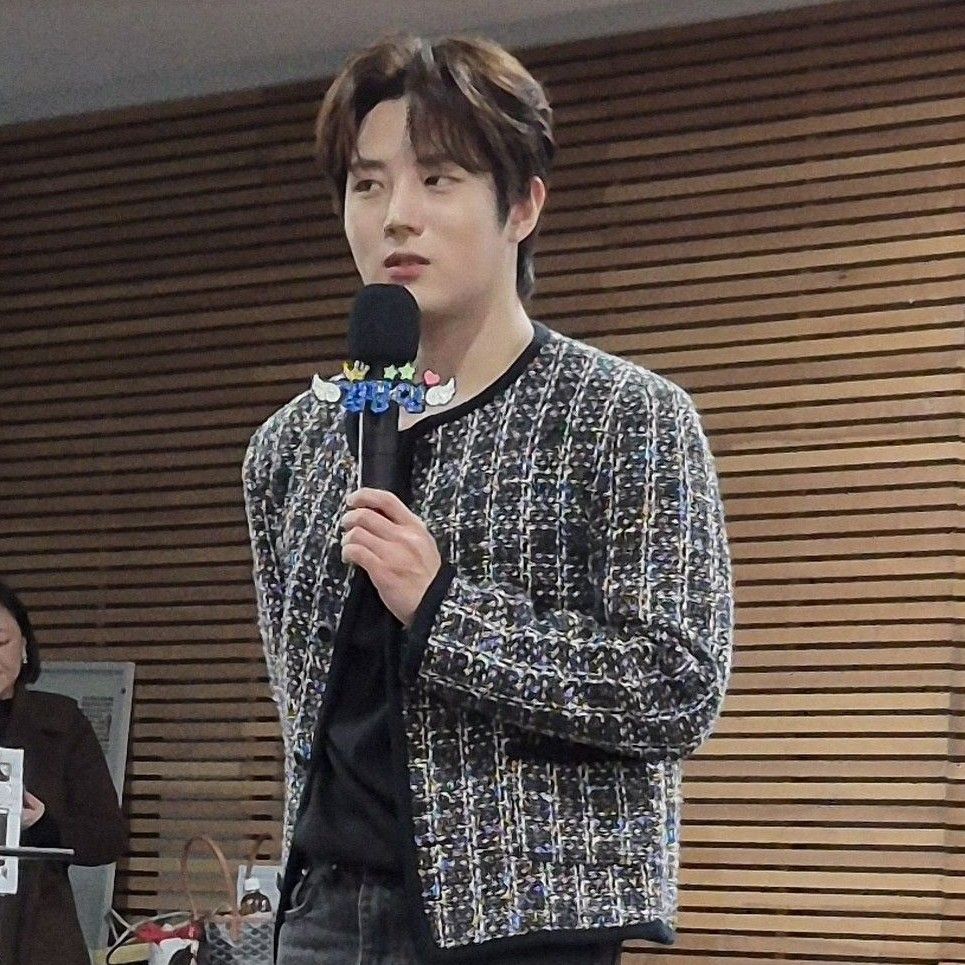 金俊賢的最新照片