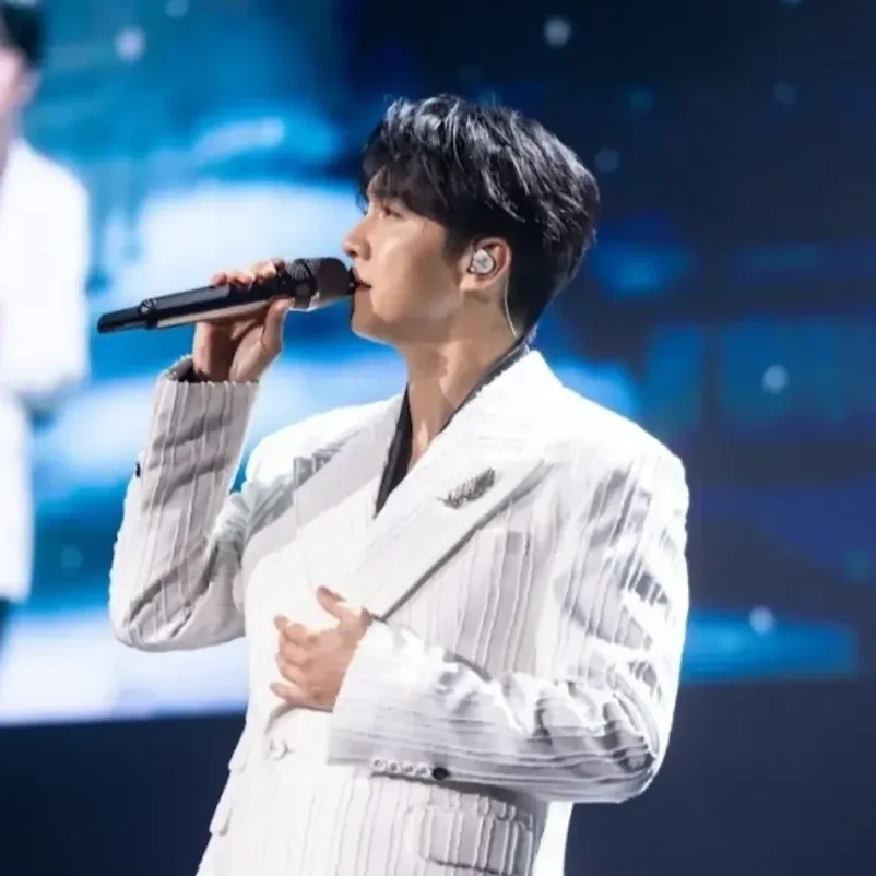 Foto kegiatan terbaru dari Lee Seunggi