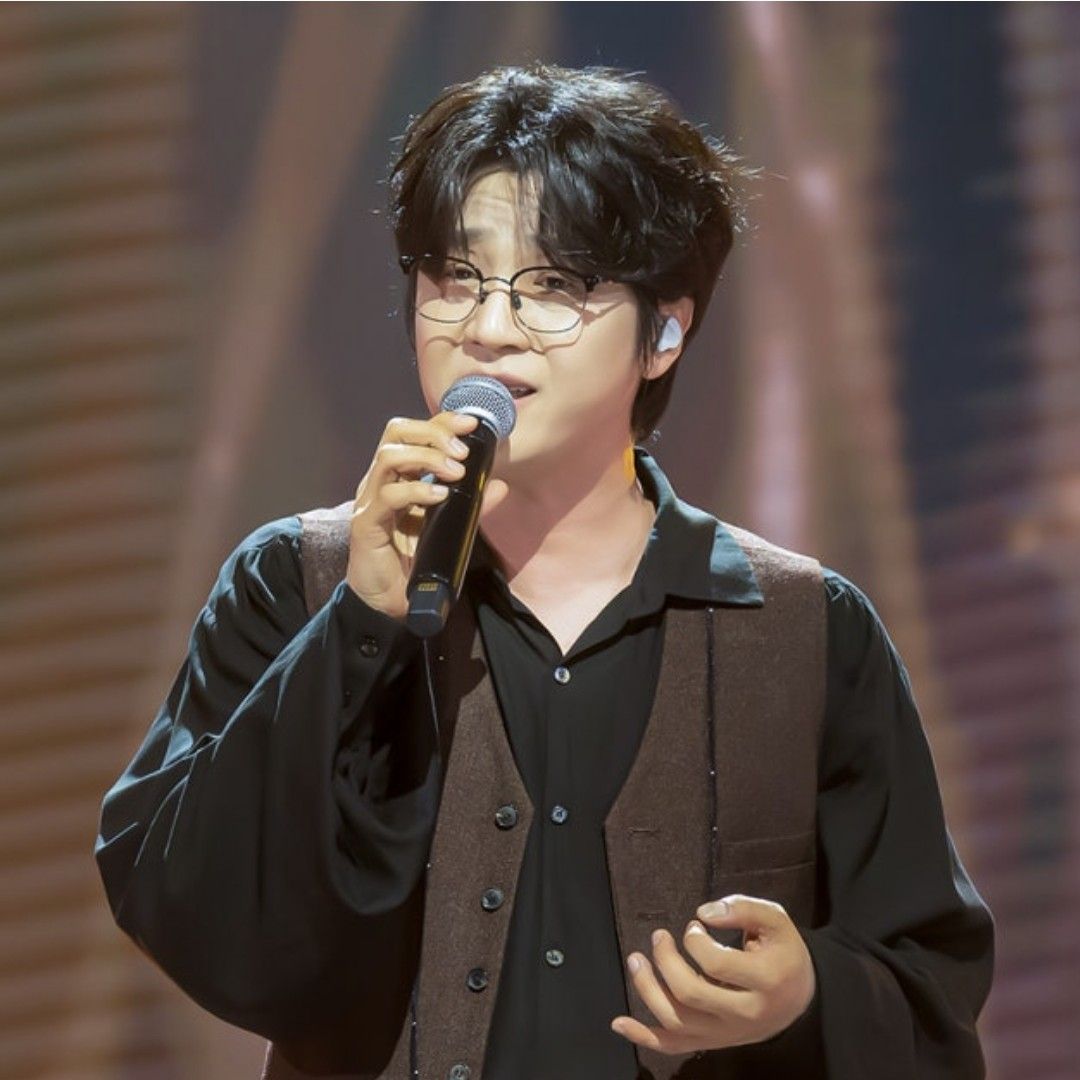 Recent activity shot of Park Jihoo (Mr. Trot 3)