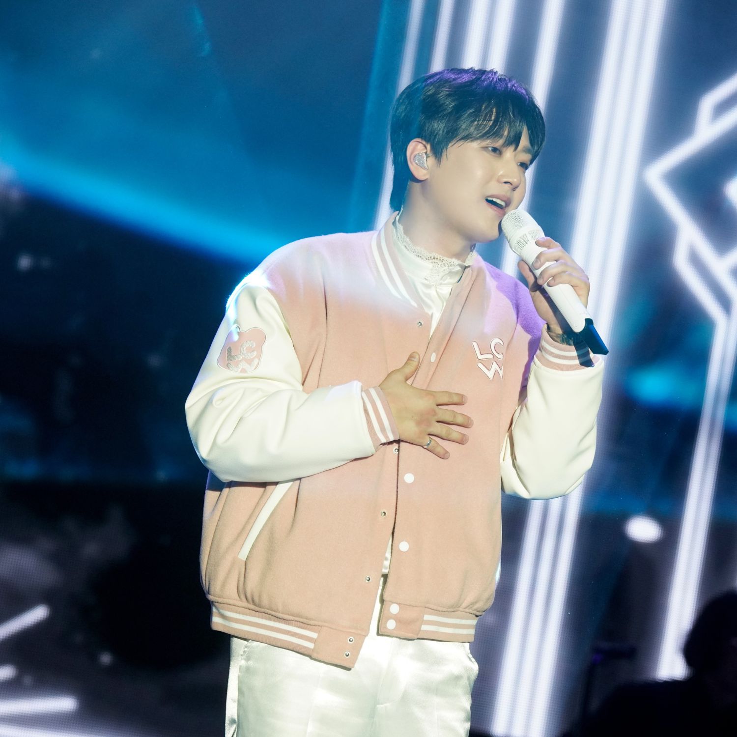 Foto kegiatan terbaru dari Lee Chanwon