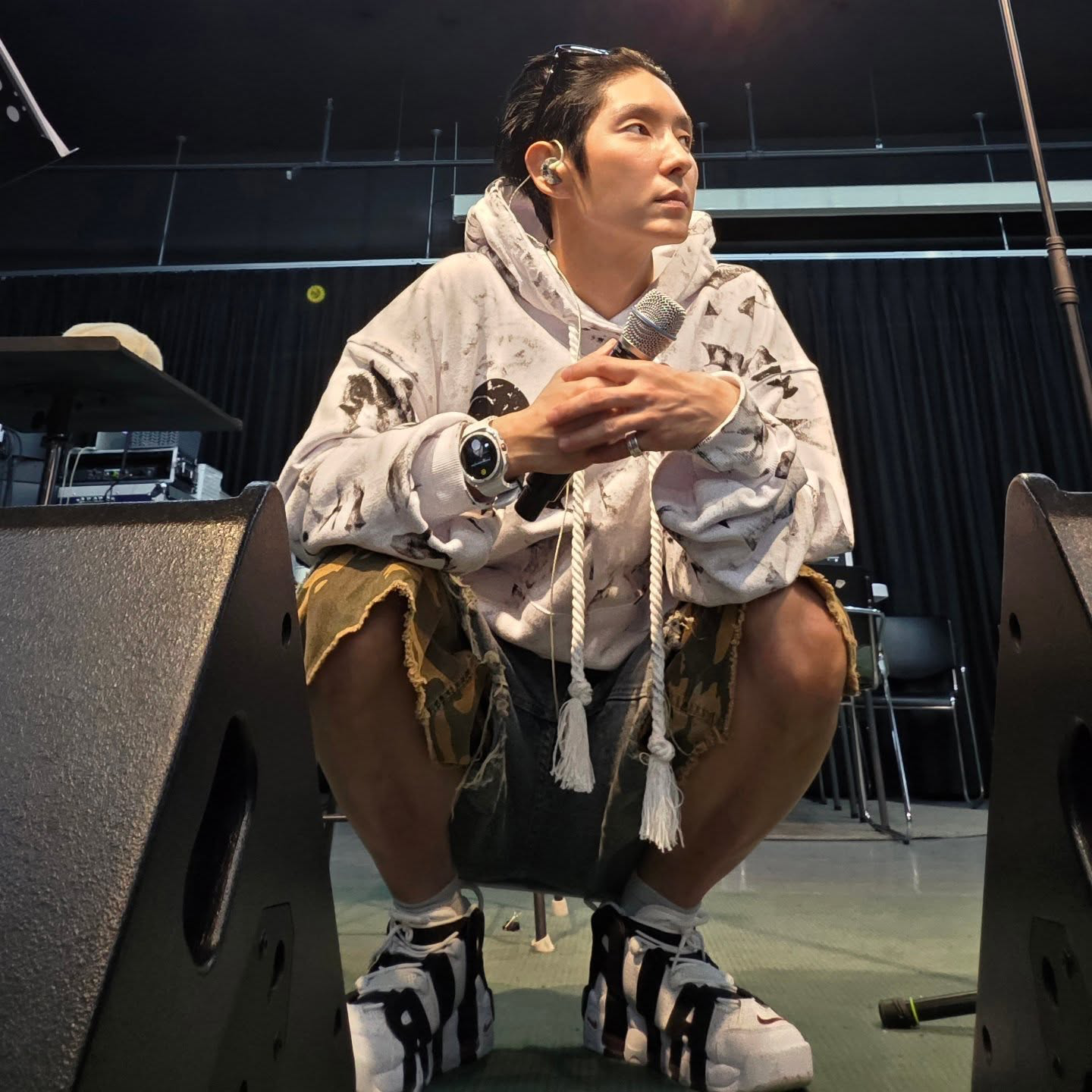 Behind-the-scenes cut of Lee Joongi