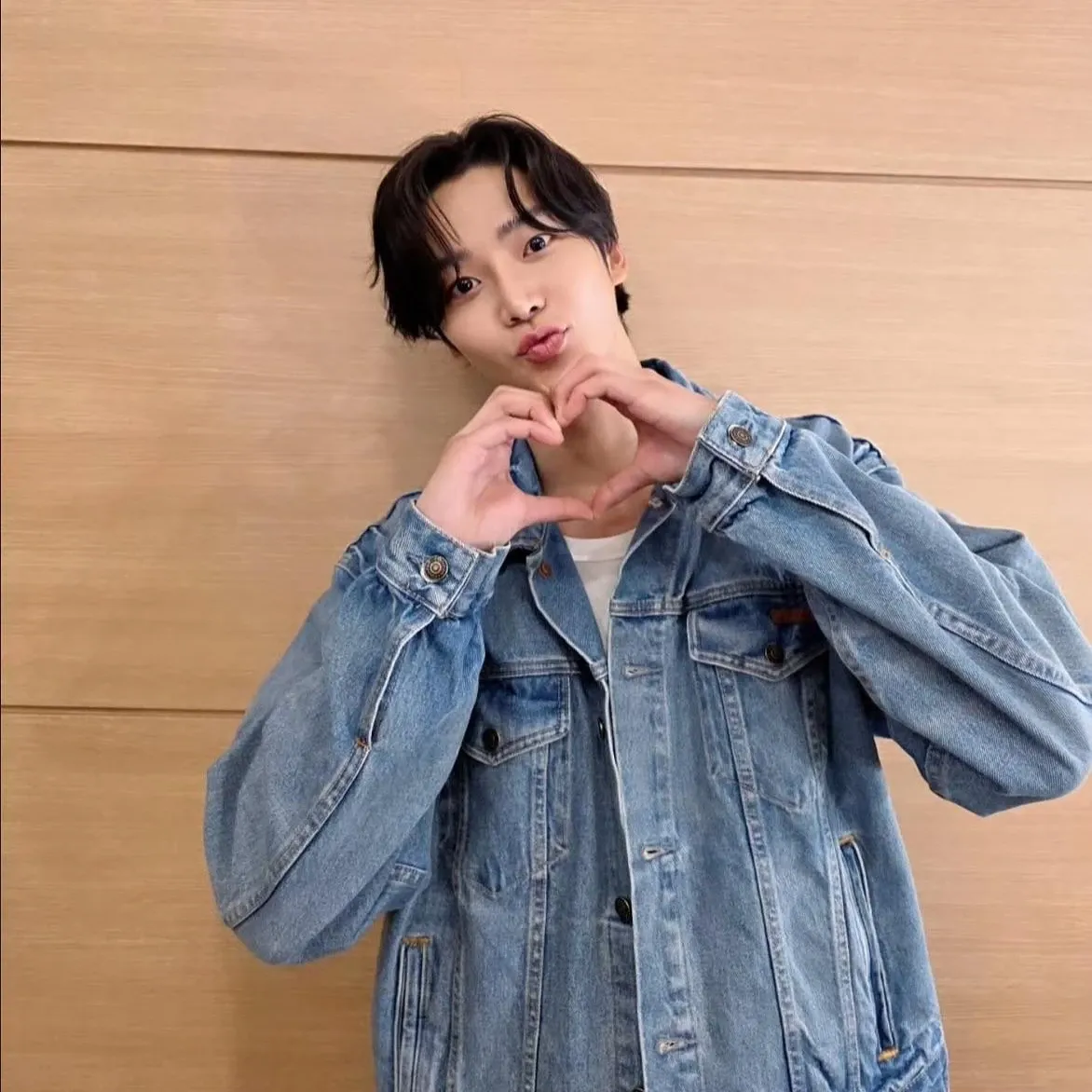 Momen yang diabadikan oleh penggemar Rowoon