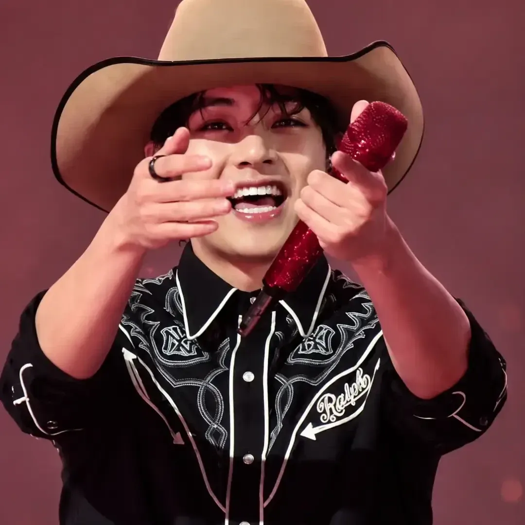 Behind-the-scenes cut of Kim Taehyung (V)