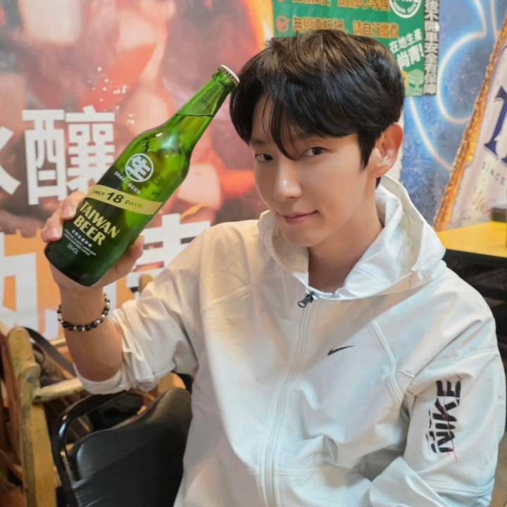 Behind-the-scenes cut of Lee Joongi