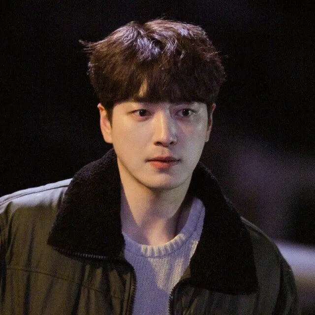 A moment captured by a fan of Lee Joonhyuk