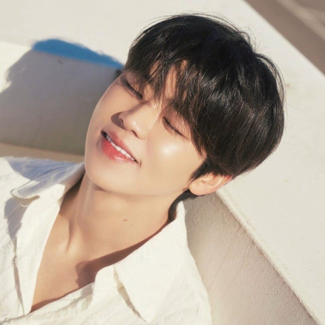 Behind-the-scenes cut of Park Jihyeon