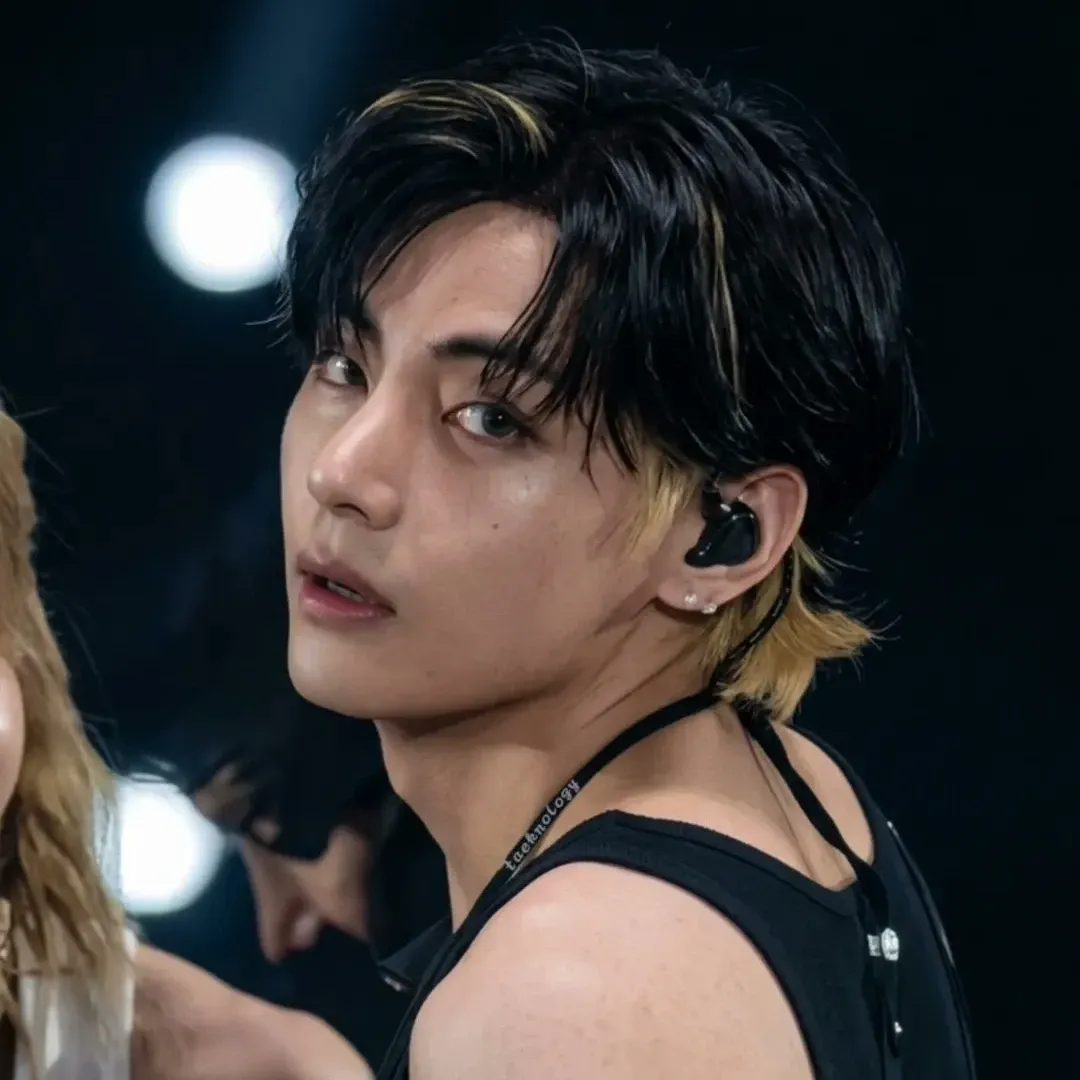 Recent activity shot of Kim Taehyung (V)