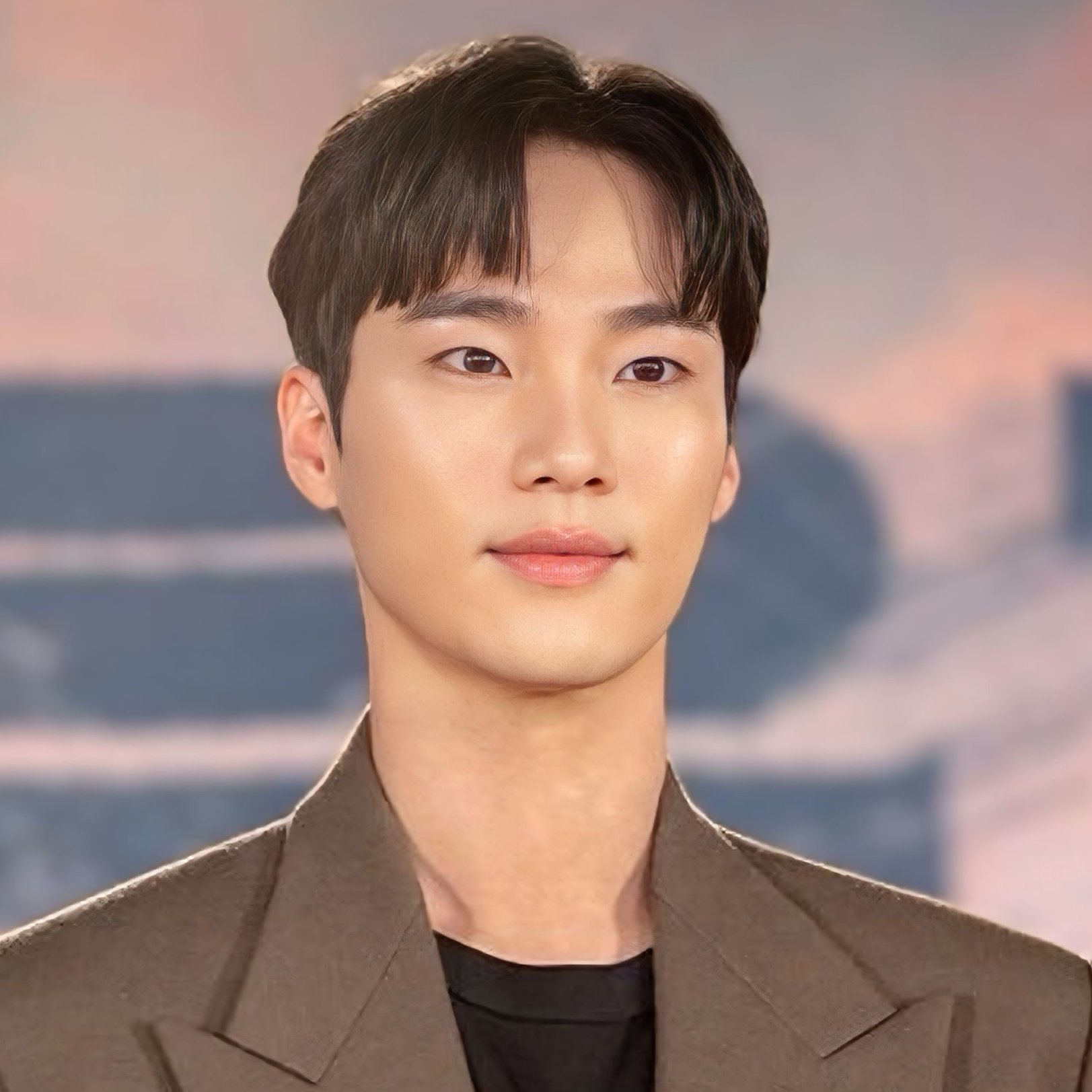 Recent activity shot of Lee Hongnae