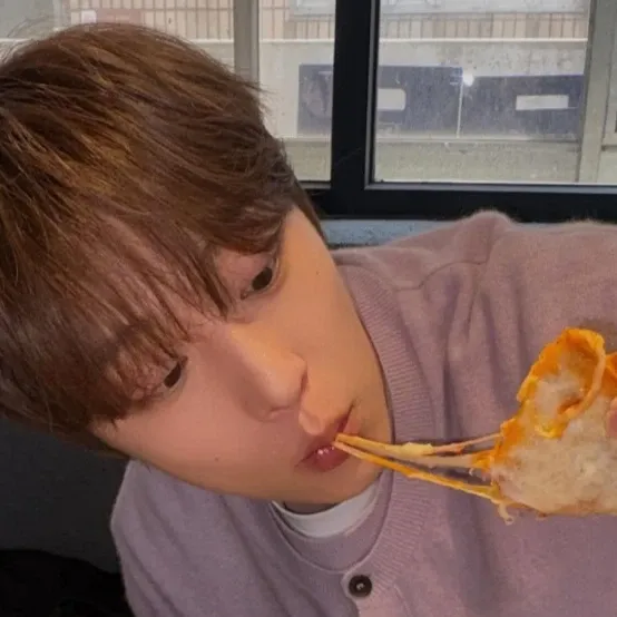 Behind-the-scenes cut of Bae Inhyuk