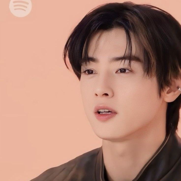 Latest photo of Cha Eunwoo