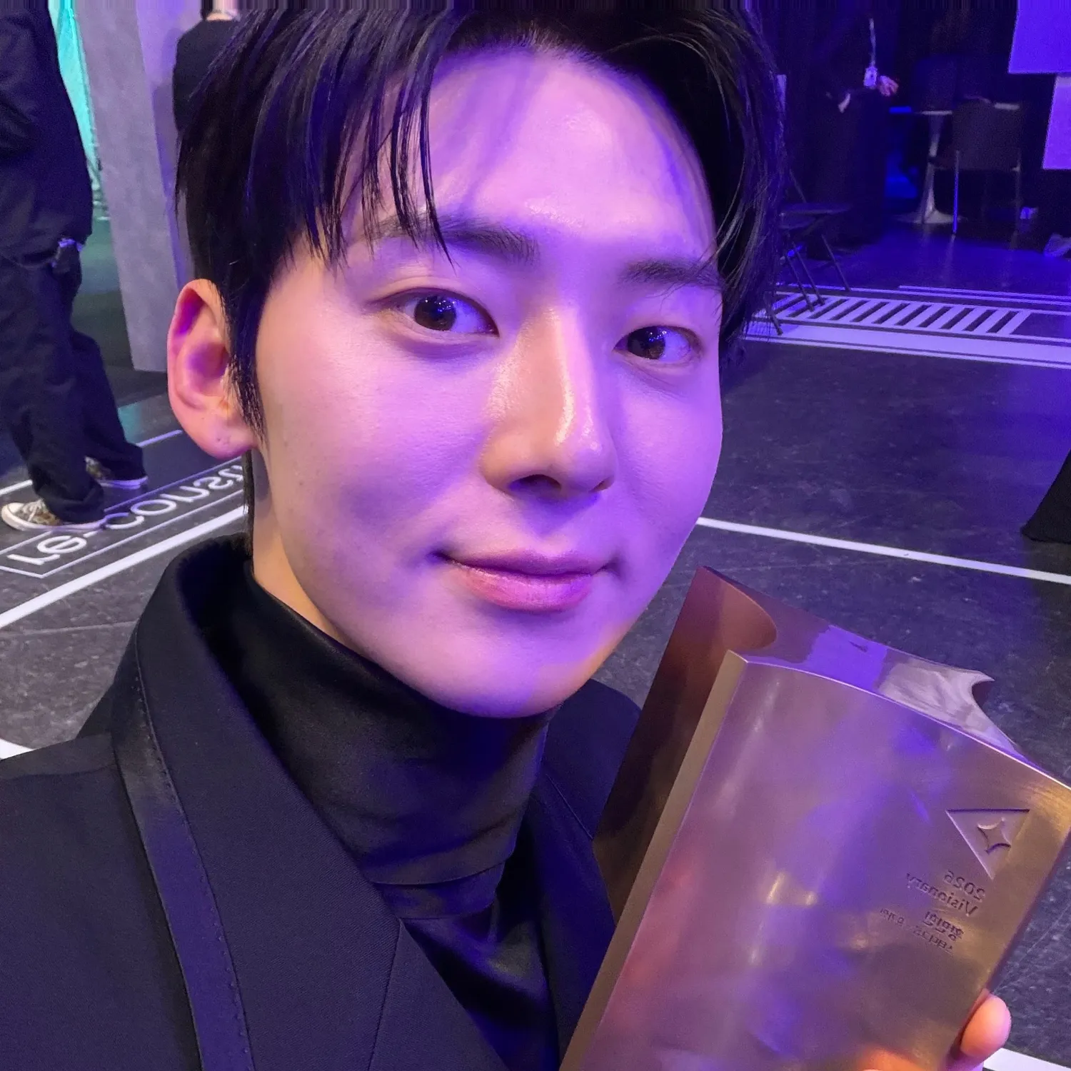 Behind-the-scenes cut of Hwang Minhyun