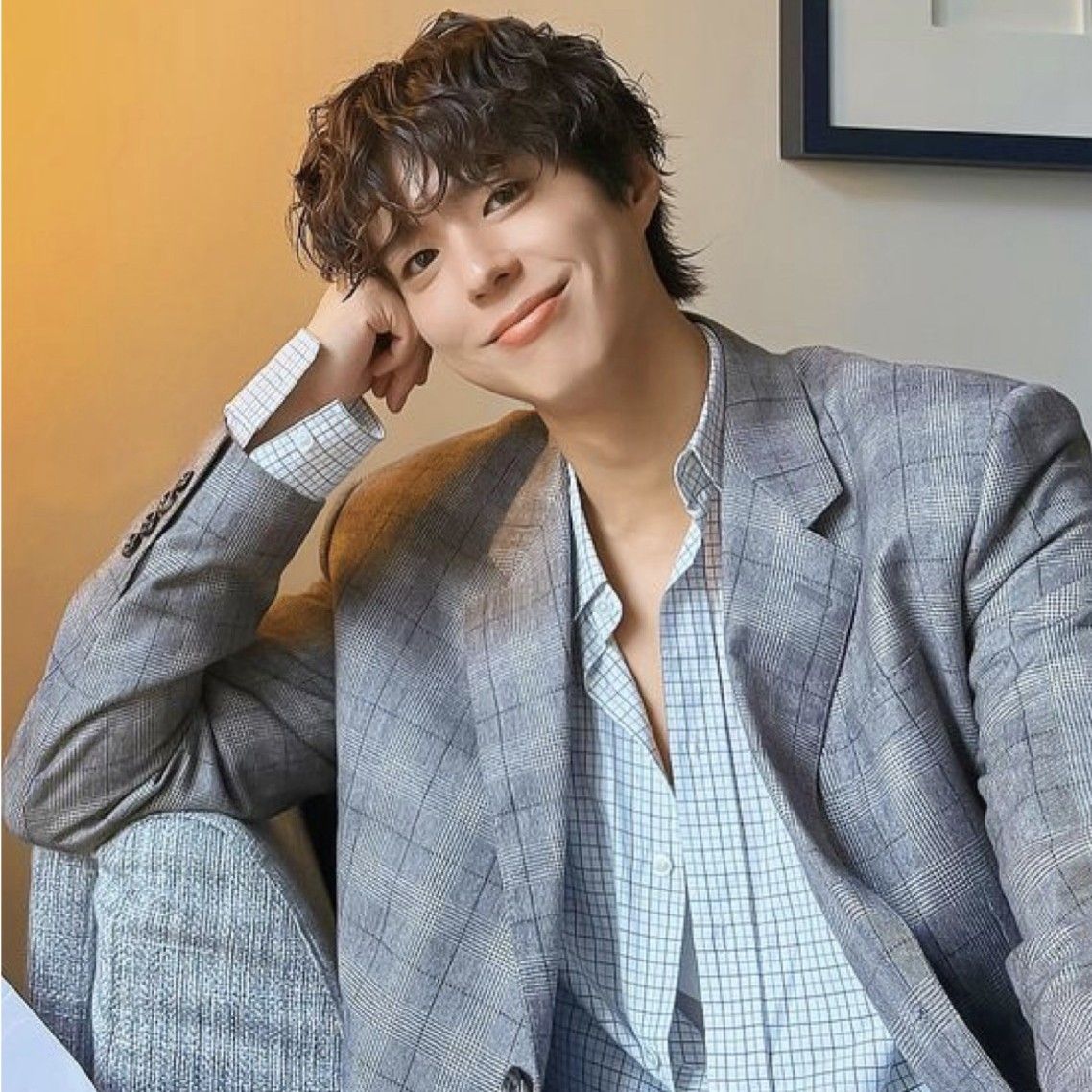 Behind-the-scenes cut of Park Bogum