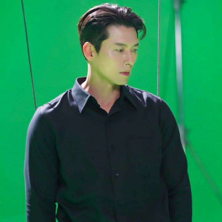 A moment captured by a fan of Hyun Bin