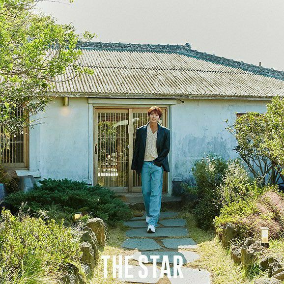 A moment captured by a fan of Lee Joongi