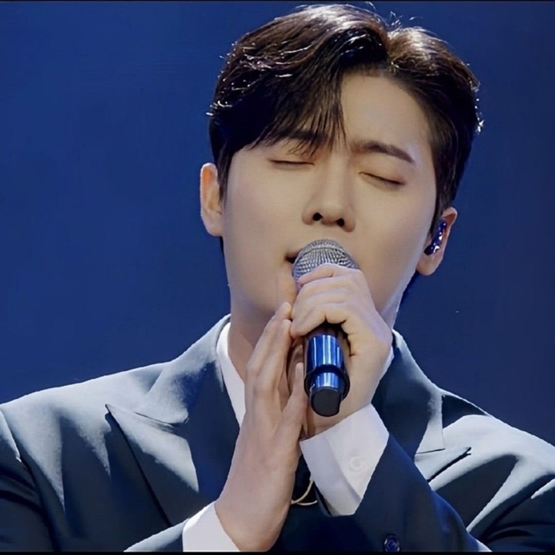 Latest photo of Son Binah