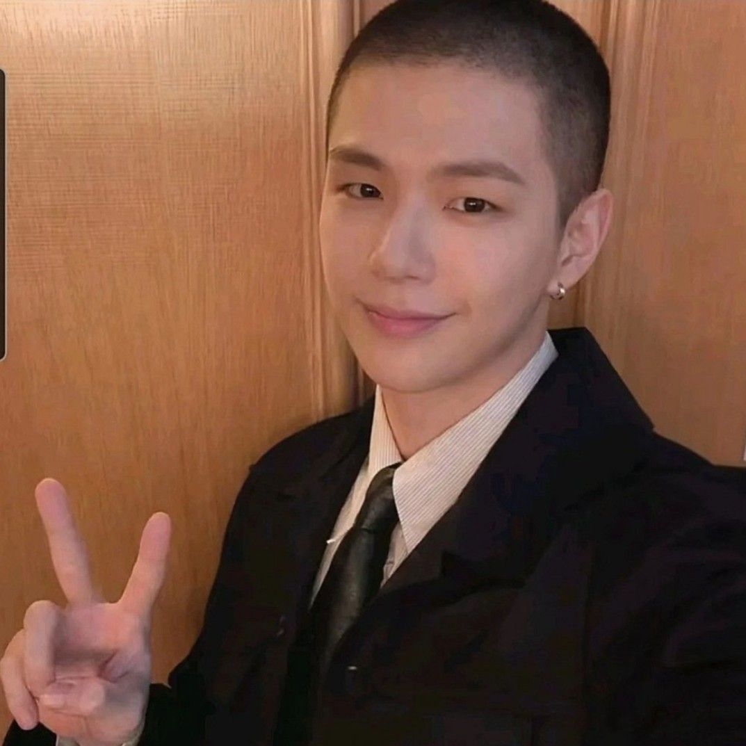 Behind-the-scenes cut of Secret Garden