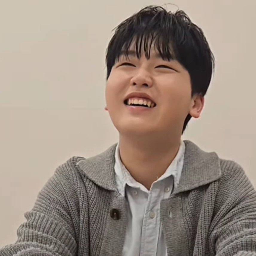 A moment captured by a fan of Park Sungon