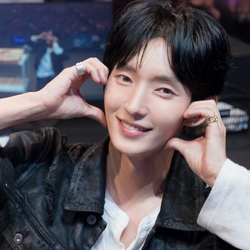 A moment captured by a fan of Lee Joongi