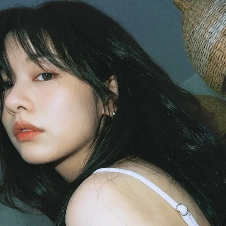 Recent activity shot of Jung Somin