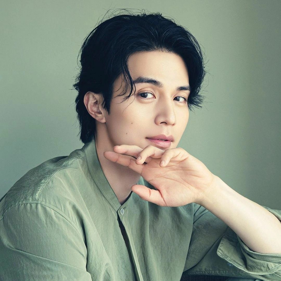 Behind-the-scenes cut of Lee Dongwook