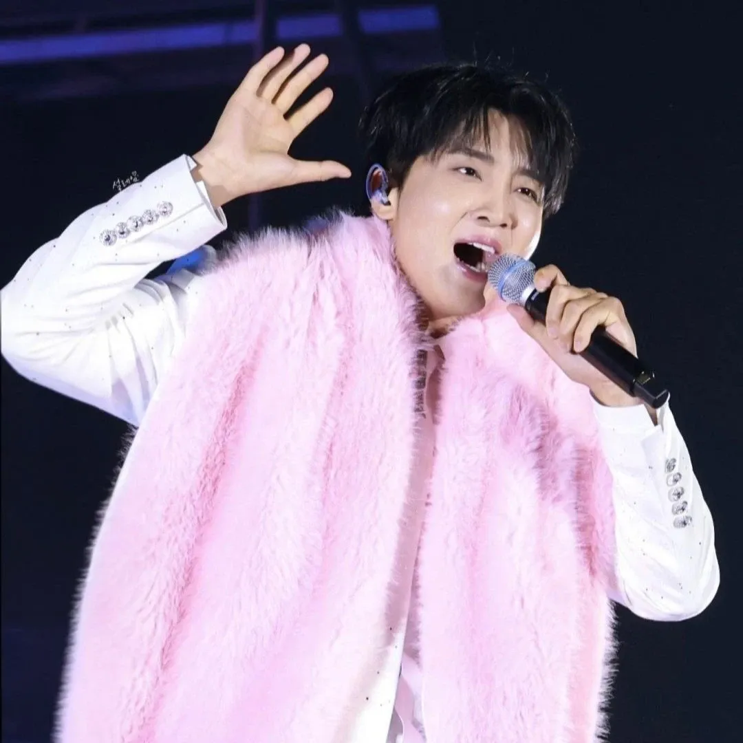 Behind-the-scenes cut of Hwang Yunsung