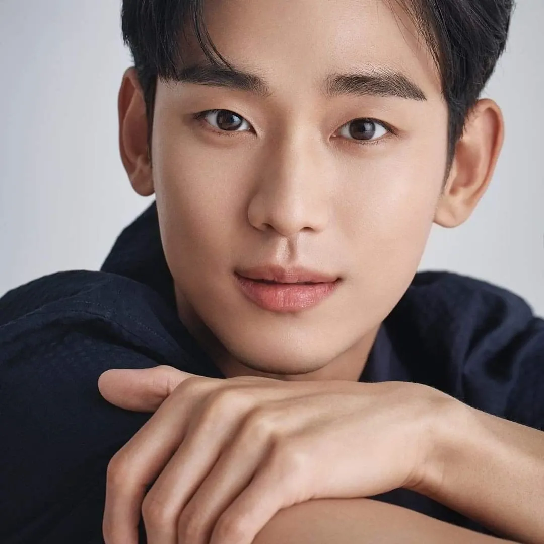 A moment captured by a fan of Kim Soohyun