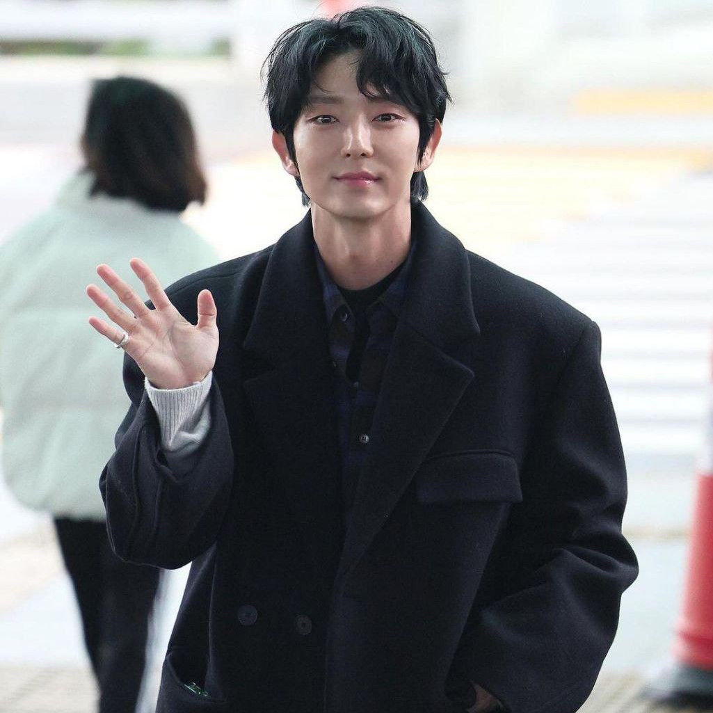 Recent activity shot of Lee Joongi