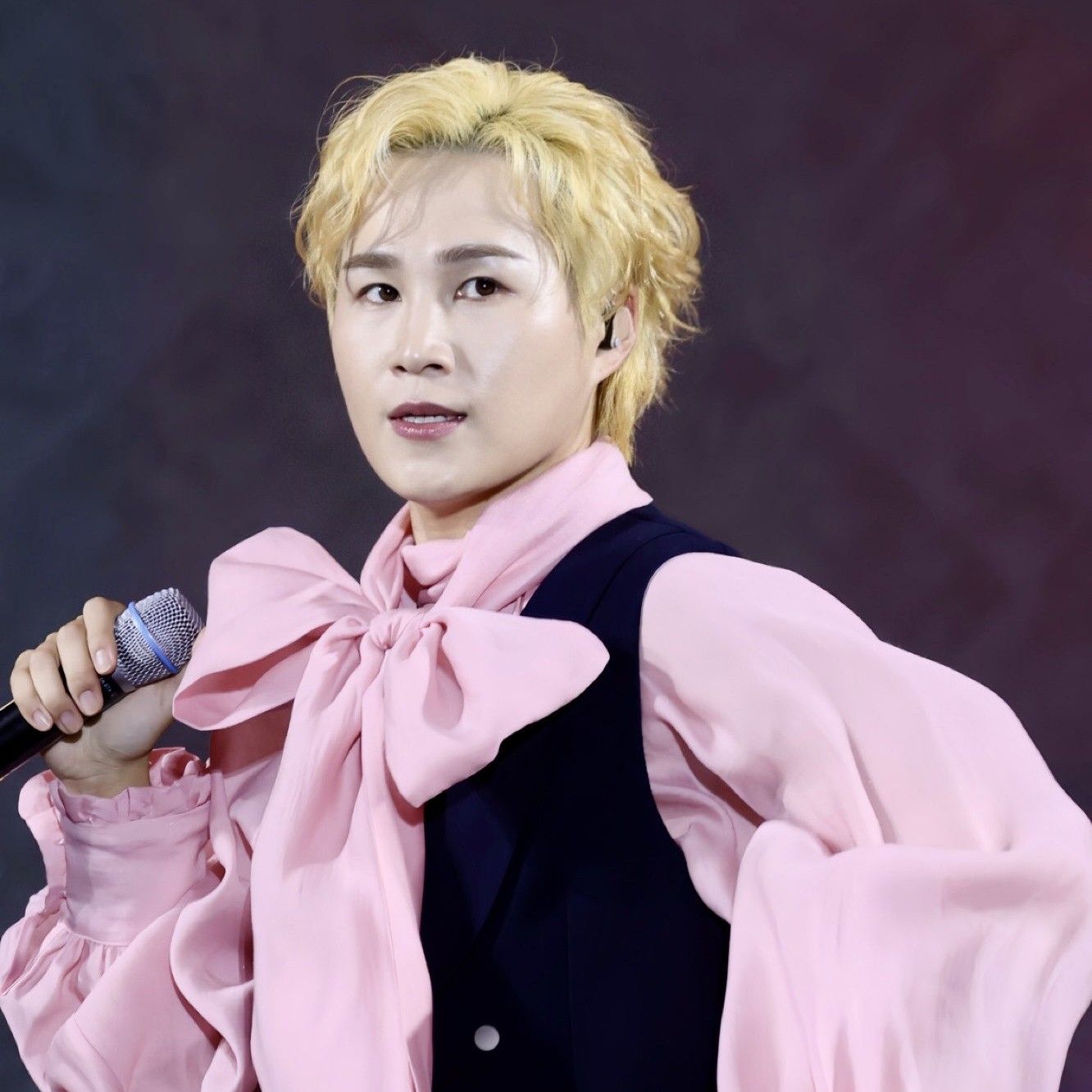 粉丝拍下的金熙栽瞬间