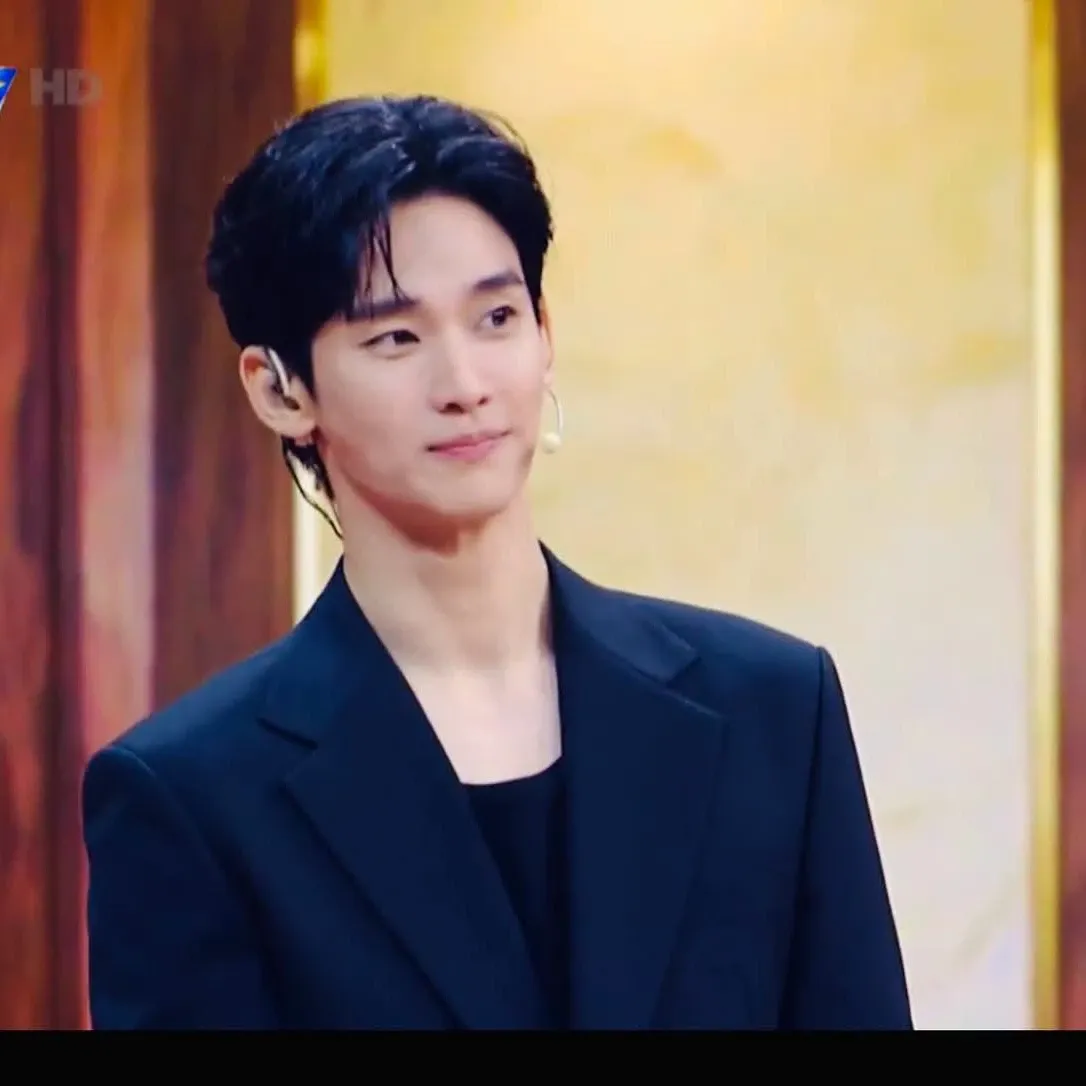 A moment captured by a fan of Kim Soohyun