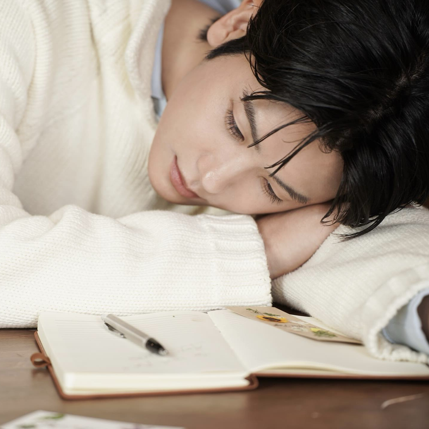 A moment captured by a fan of Park Hyungsik