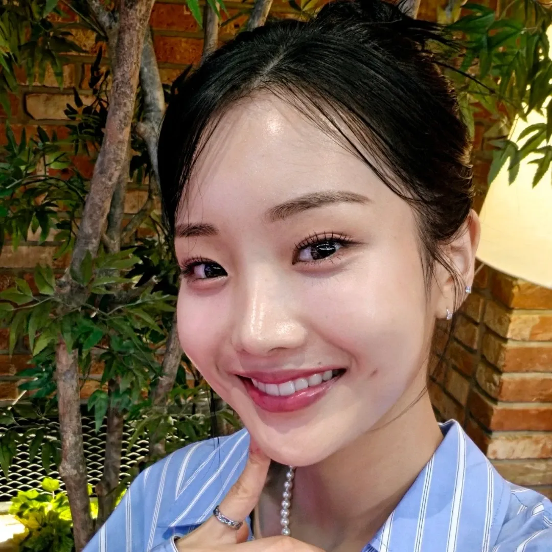 A moment captured by a fan of Kim Soyeon (2004)