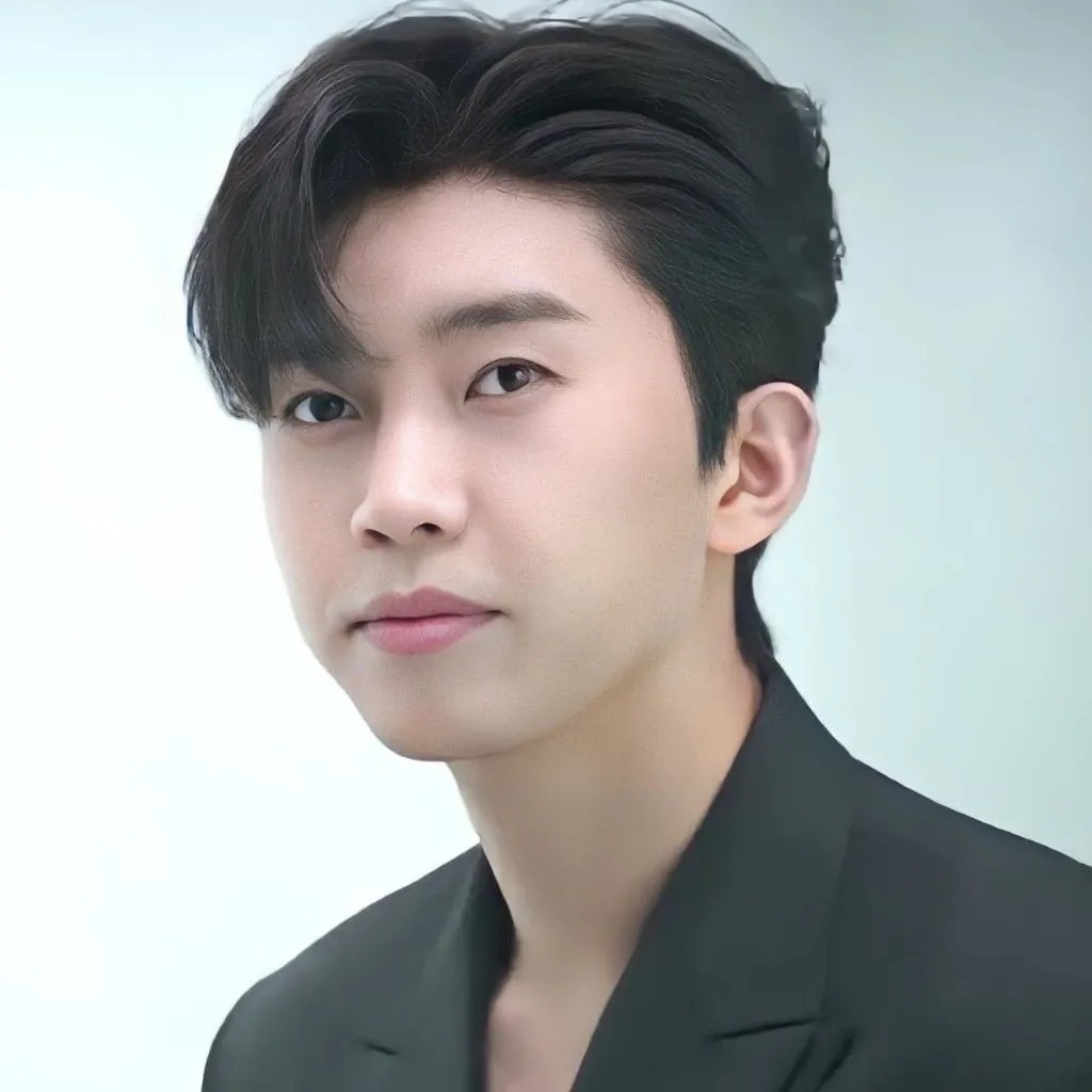 イム・ヨンウンの最近の活動ショット