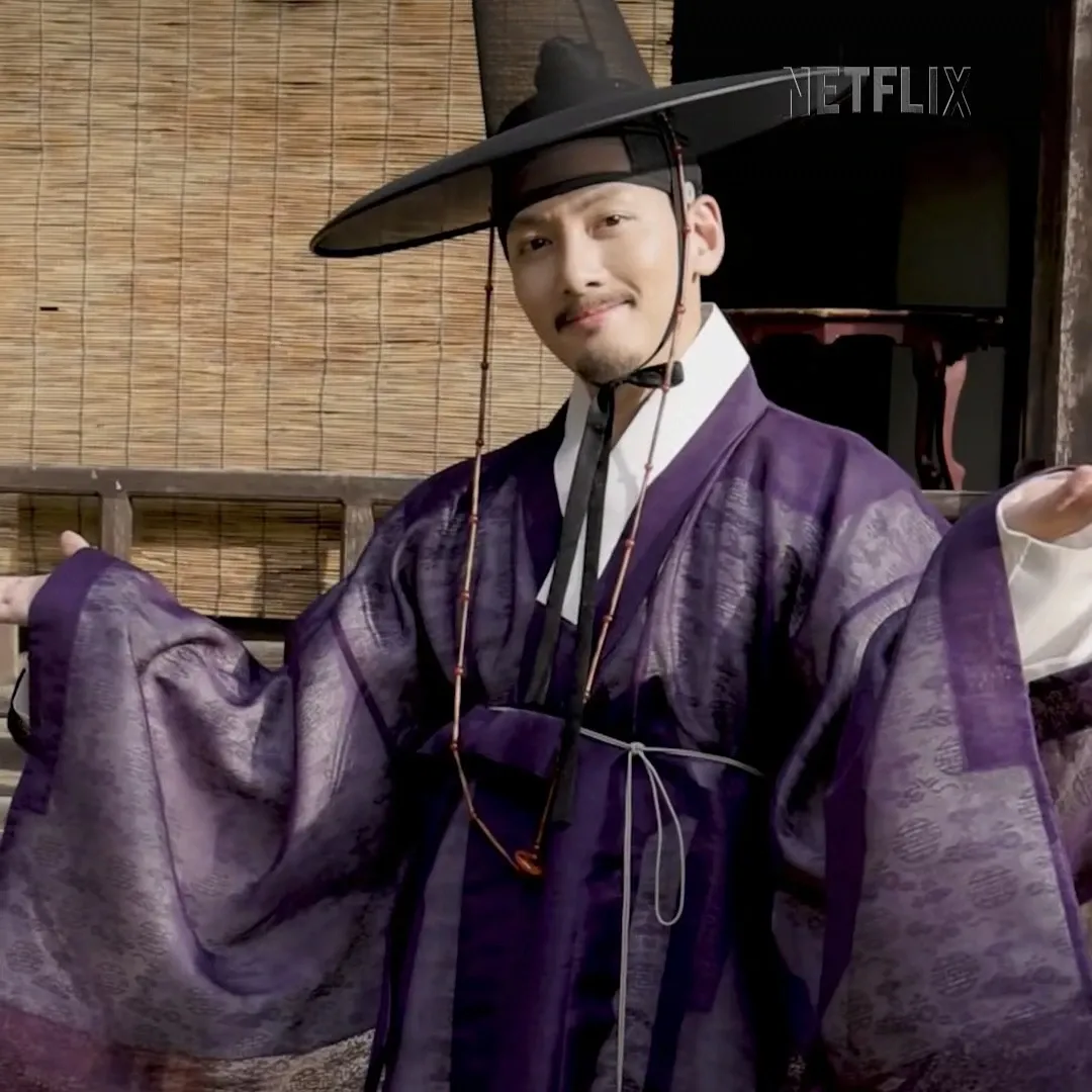 Behind-the-scenes cut of Ji Changwook