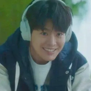 Behind-the-scenes cut of Ryeoun