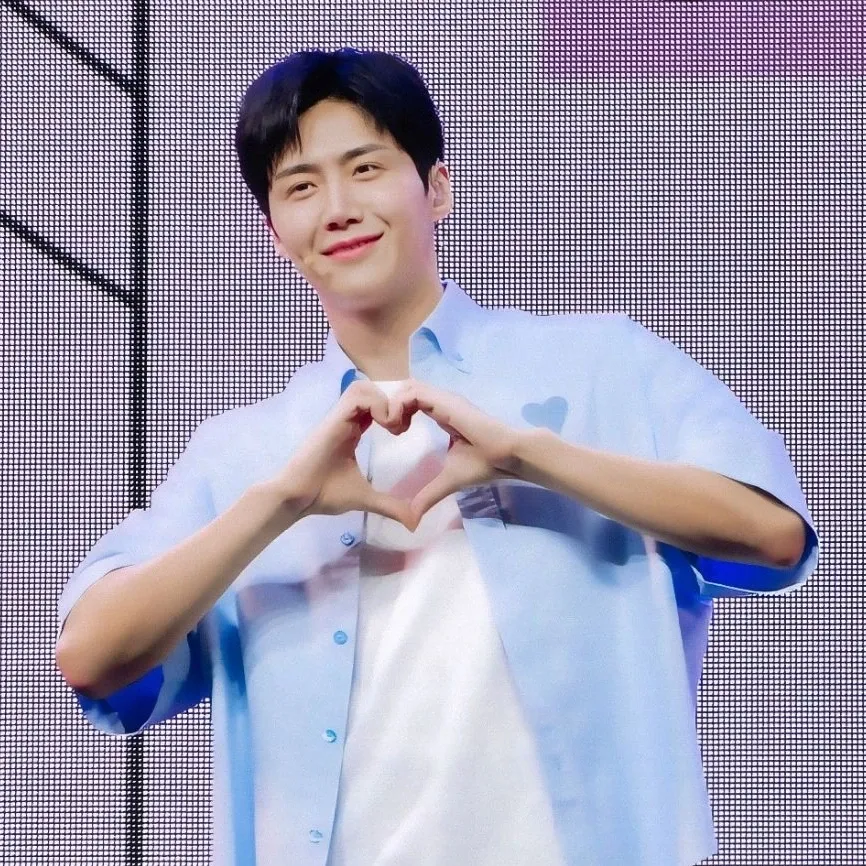 Foto kegiatan terbaru dari Kim Seonho