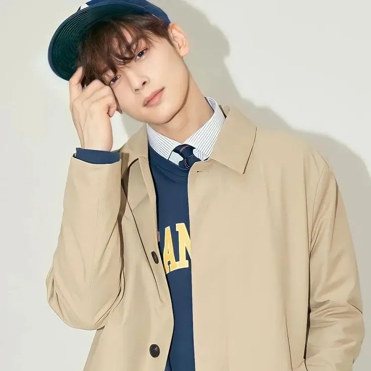 A moment captured by a fan of Cha Eunwoo