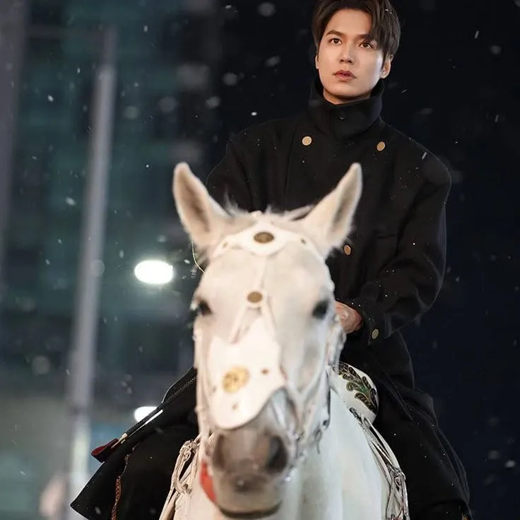 Behind-the-scenes cut of Lee Minho
